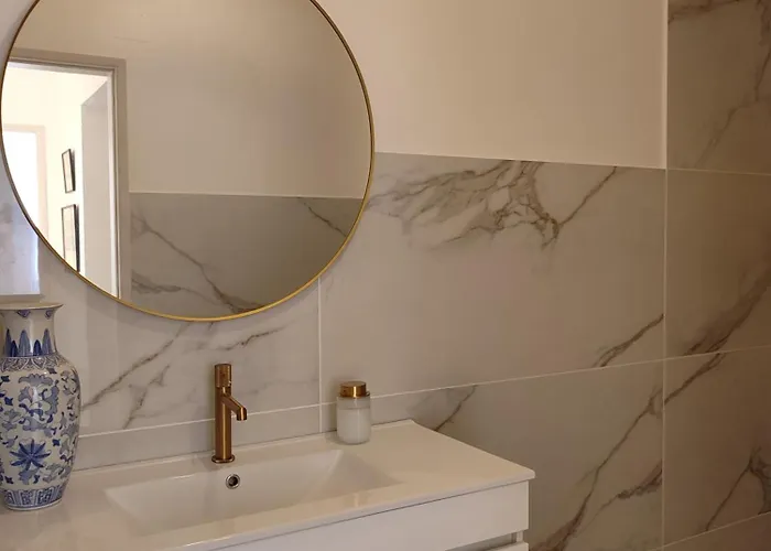 Casa Buganvilia - Near Of The Castle ホームステイ