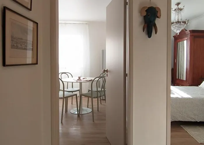 Casa Buganvilia - Near Of The Castle ホームステイ