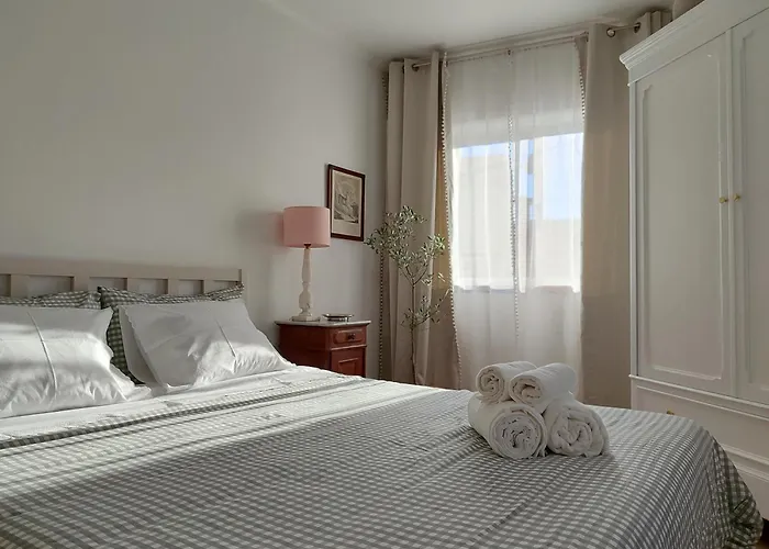 Casa Buganvilia - Near Of The Castle ペネラ