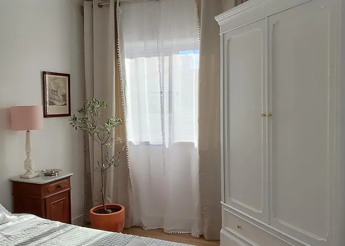 Casa Buganvilia - Near Of The Castle ホームステイ *